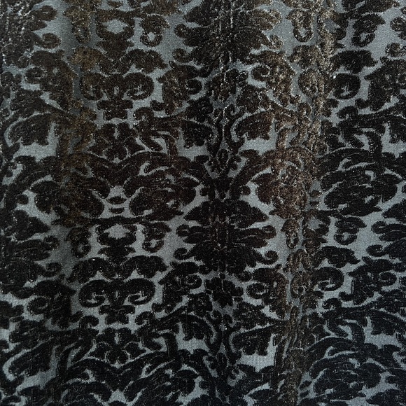 New Directions Black Velvet Flocked Damask Mock Neck Sleeveless Top Medium - Picture 3 of 4